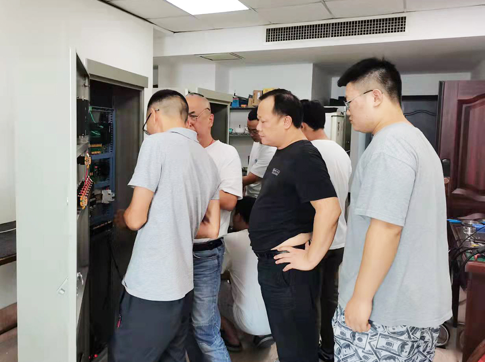 yw永旺快投网电气组织生产部学习电气柜装置布线工艺4